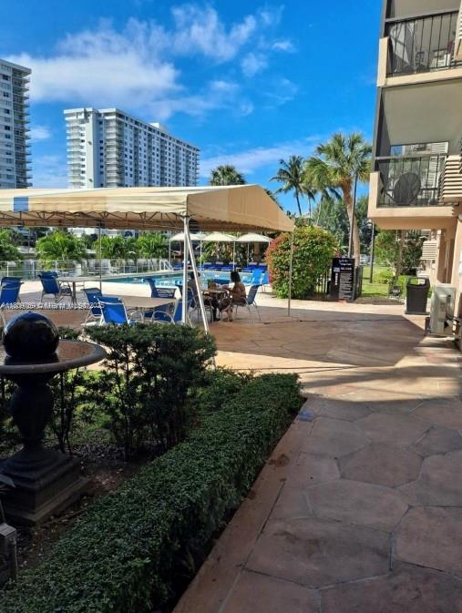 220 Kings Point Dr #106, Sunny Isles Beach, Florida image 2