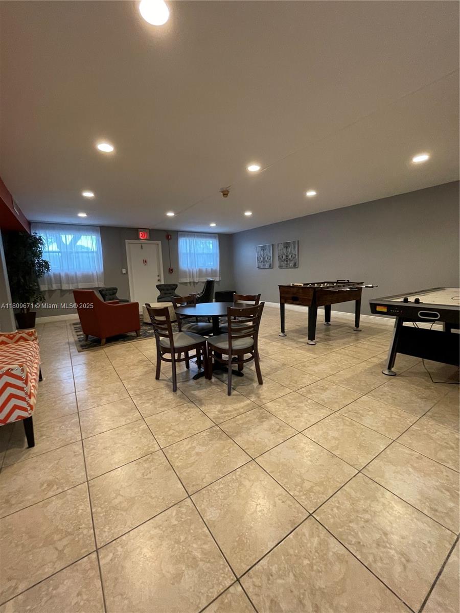 421 NE 1st St #119, Hallandale Beach, Florida image 33