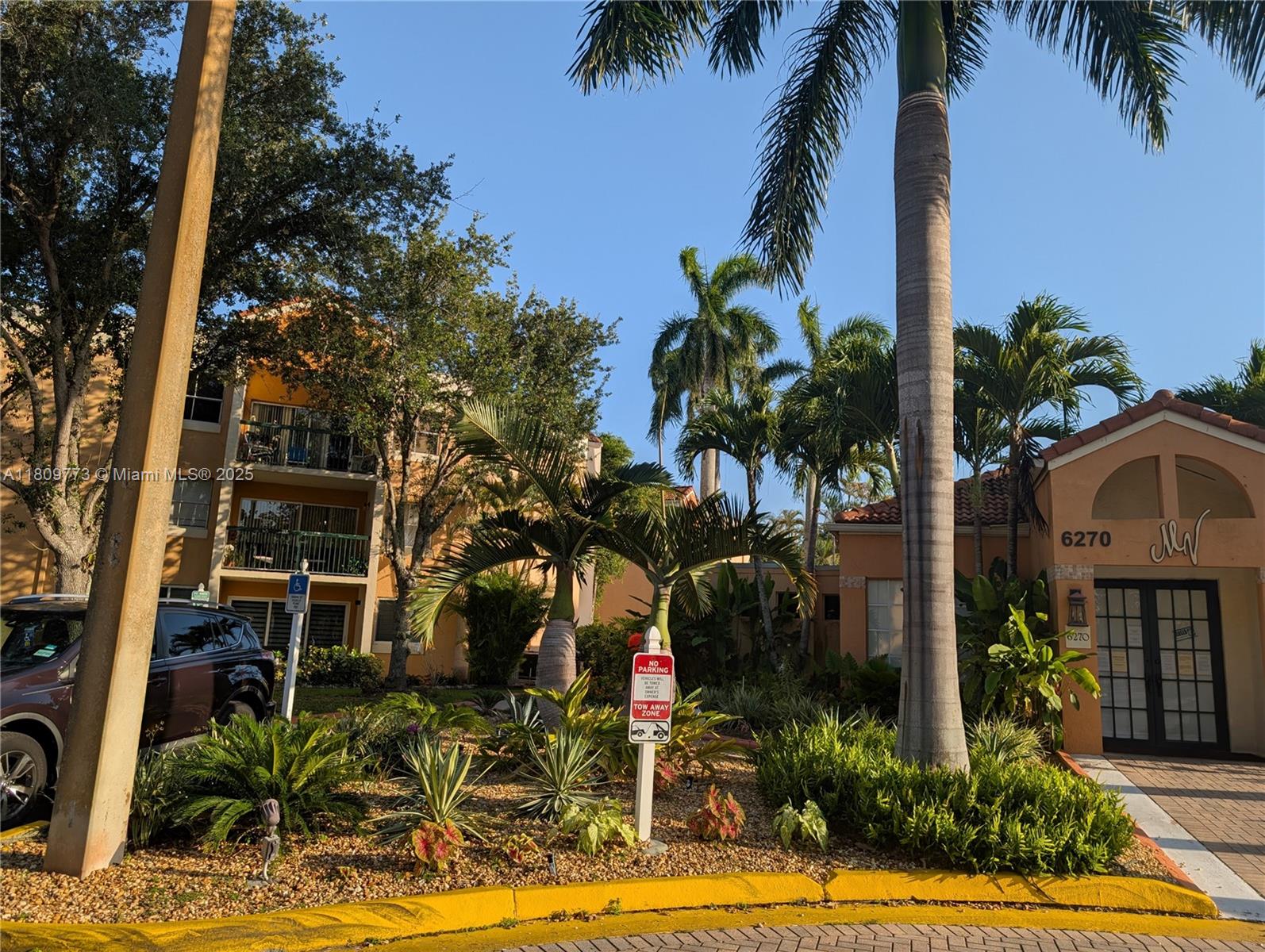 6276 NW 186th St #305, Hialeah, Florida image 5