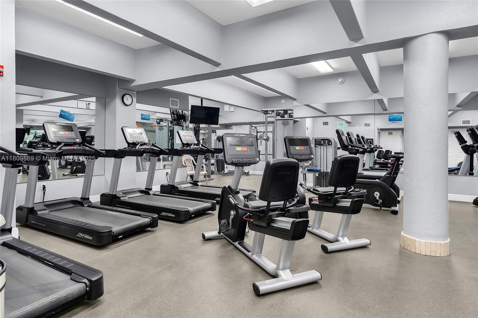 1904 S Ocean Dr #1004, Hallandale Beach, Florida image 39