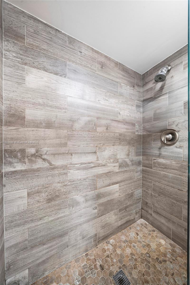 3401 N Country Club Dr #105, Aventura, Florida image 11