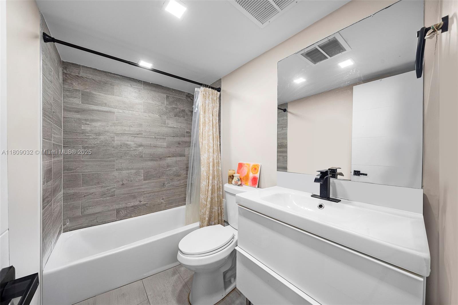 3401 N Country Club Dr #105, Aventura, Florida image 14