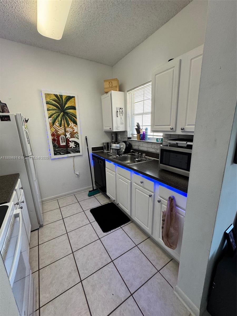 2151 NW 96th Ter #15G, Pembroke Pines, Florida image 7