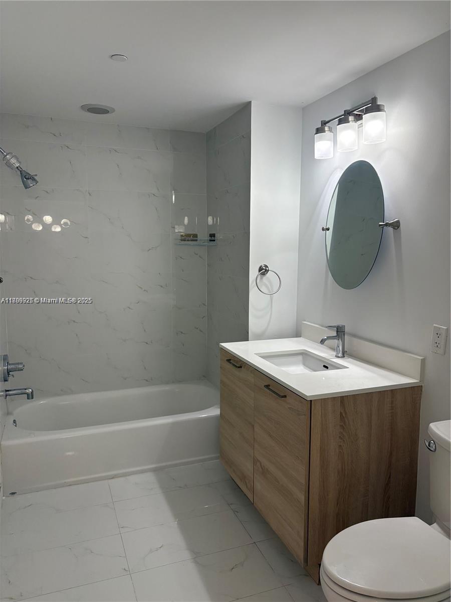 16385 Biscayne Blvd #504, North Miami Beach, Florida image 5