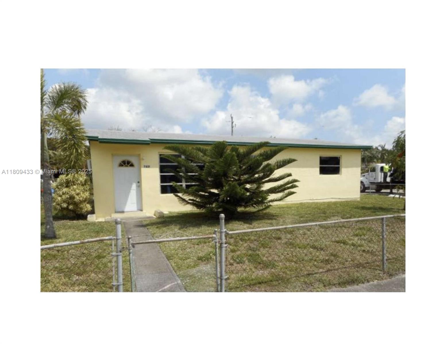 7821 NW 30 Street, Davie, Florida image 1