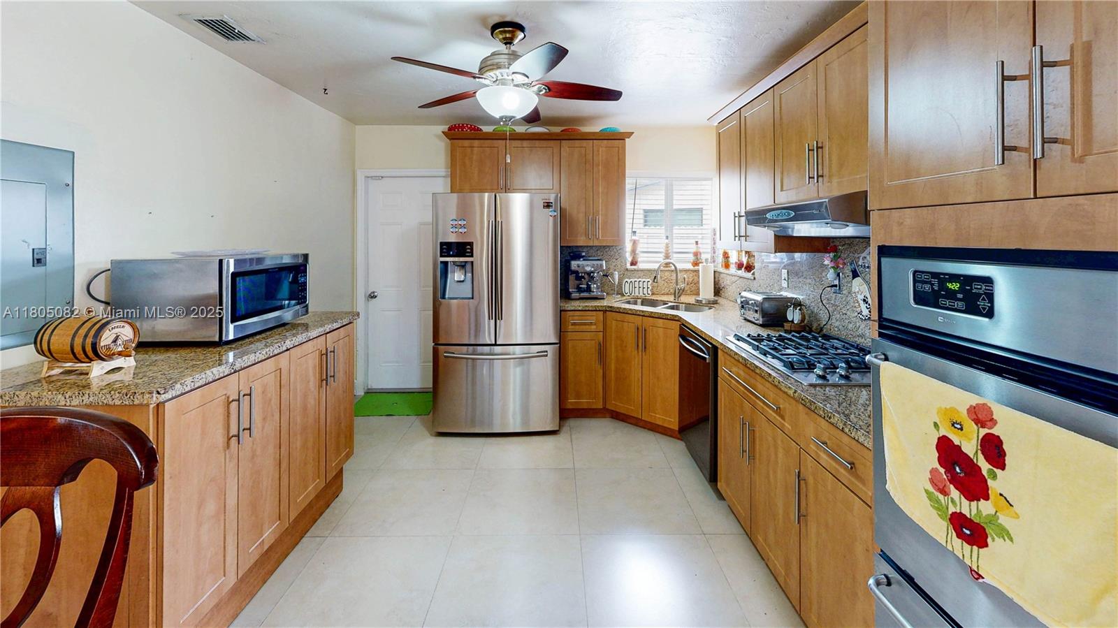 9251 Ocean Curve Dr, Cutler Bay, Florida image 10