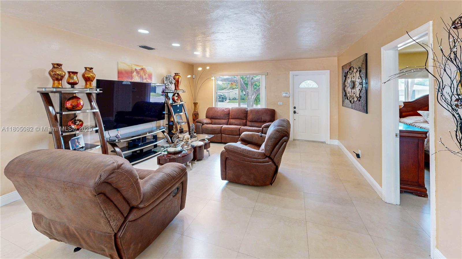 9251 Ocean Curve Dr, Cutler Bay, Florida image 5