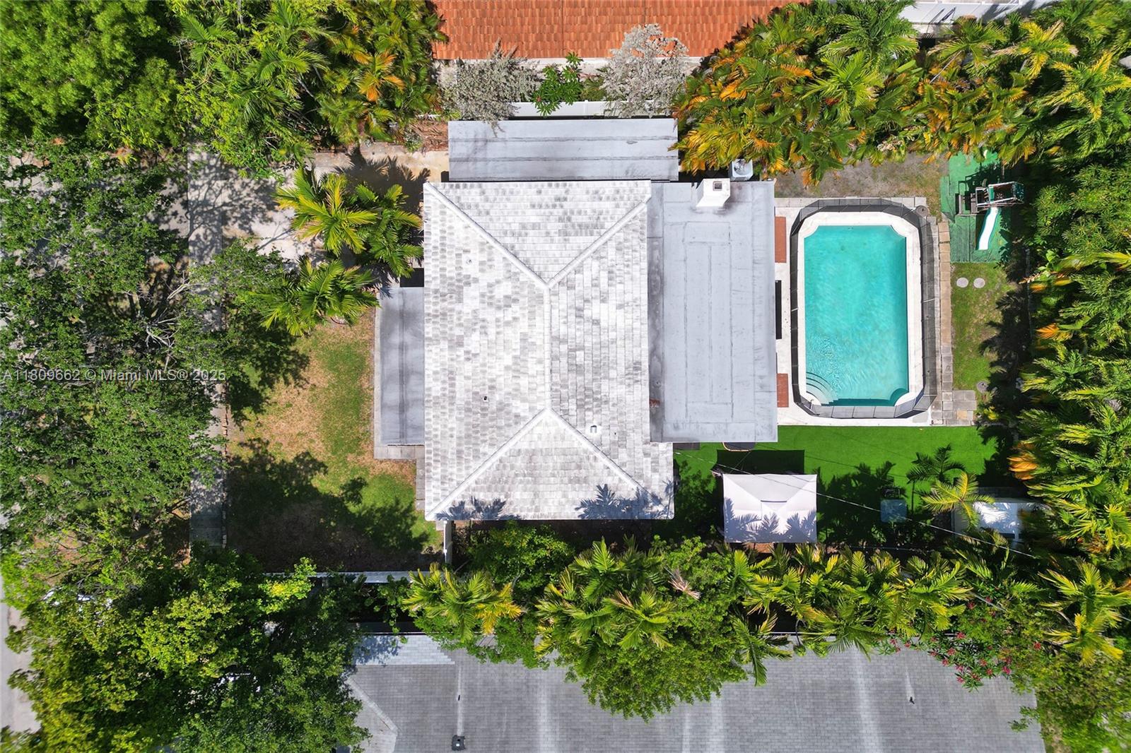 901 NE 8th St, Hallandale Beach, Florida image 13