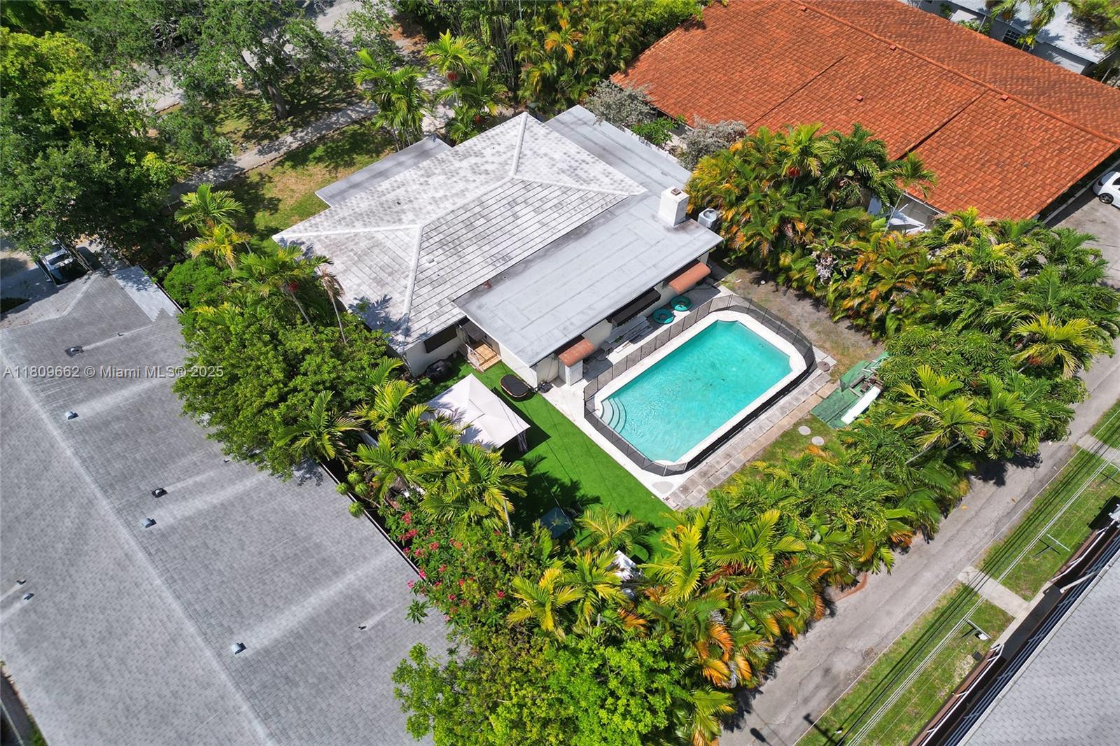 901 NE 8th St, Hallandale Beach, Florida image 16