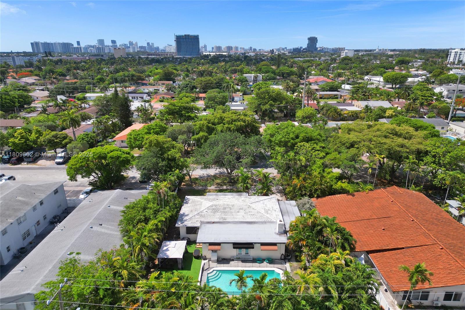 901 NE 8th St, Hallandale Beach, Florida image 18