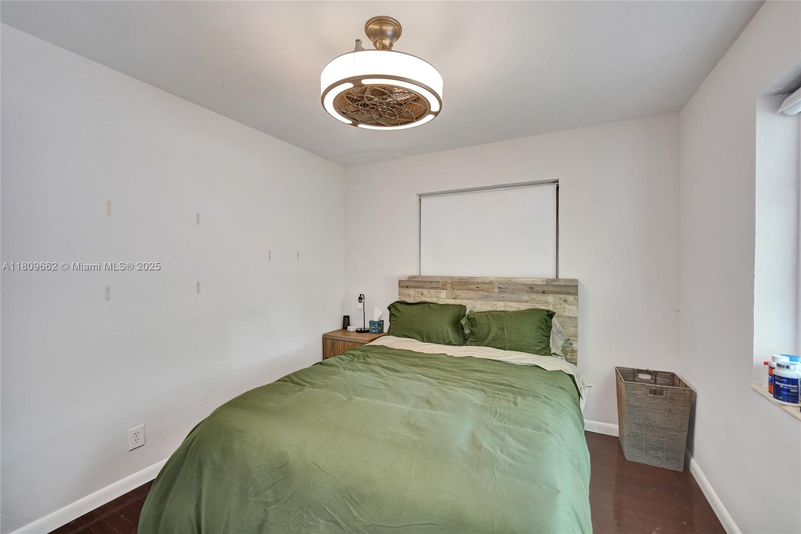 901 NE 8th St, Hallandale Beach, Florida image 30