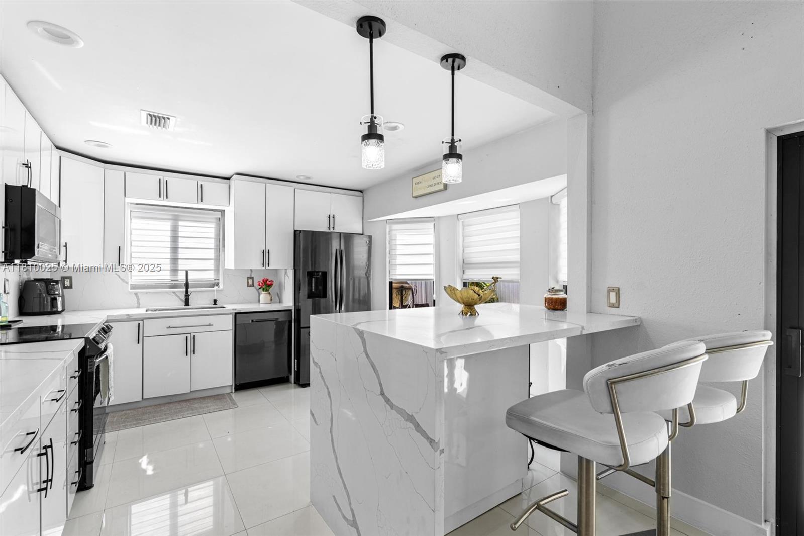 8279 NW 199th St, Hialeah, Florida image 12