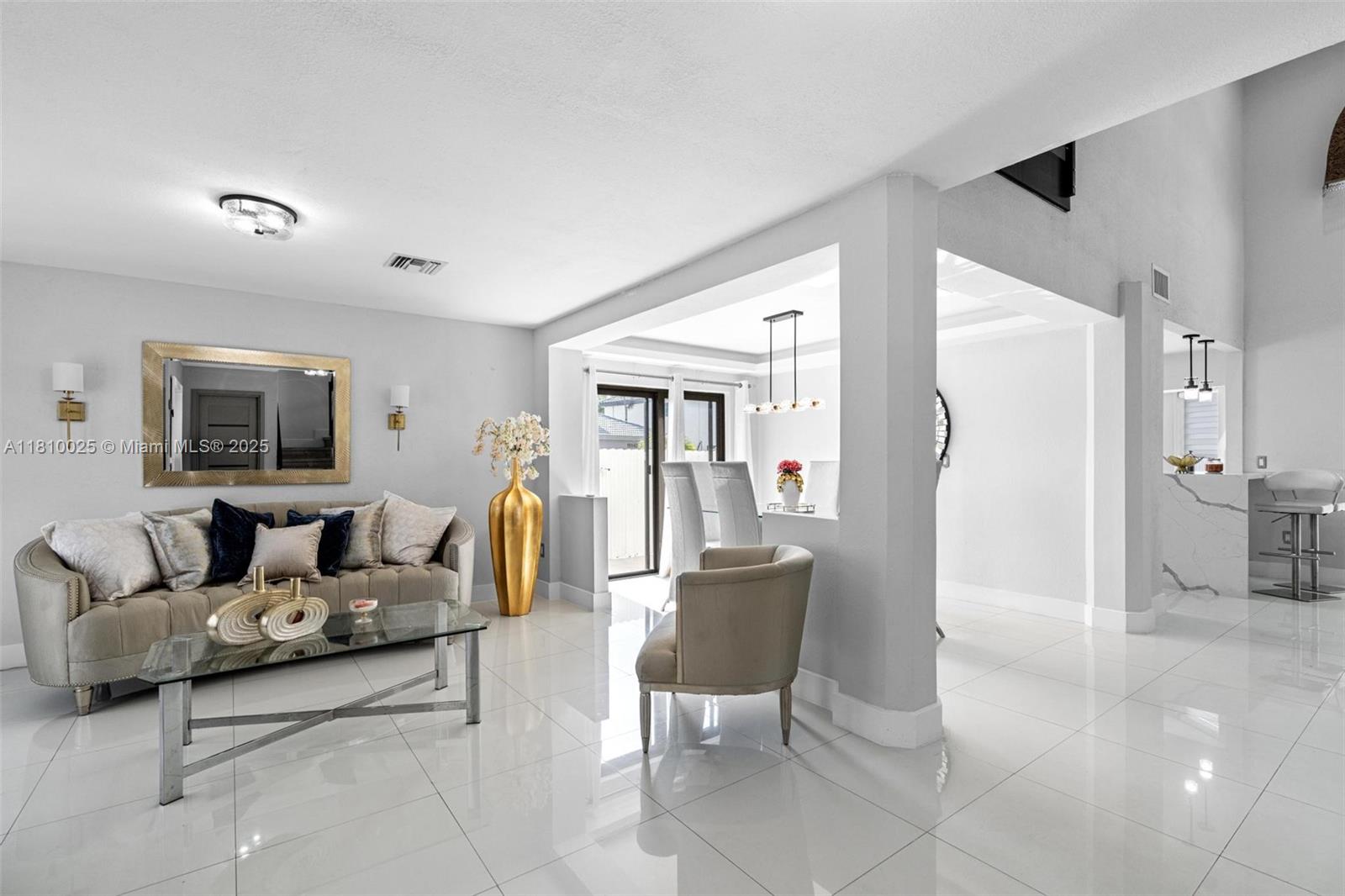 8279 NW 199th St, Hialeah, Florida image 2