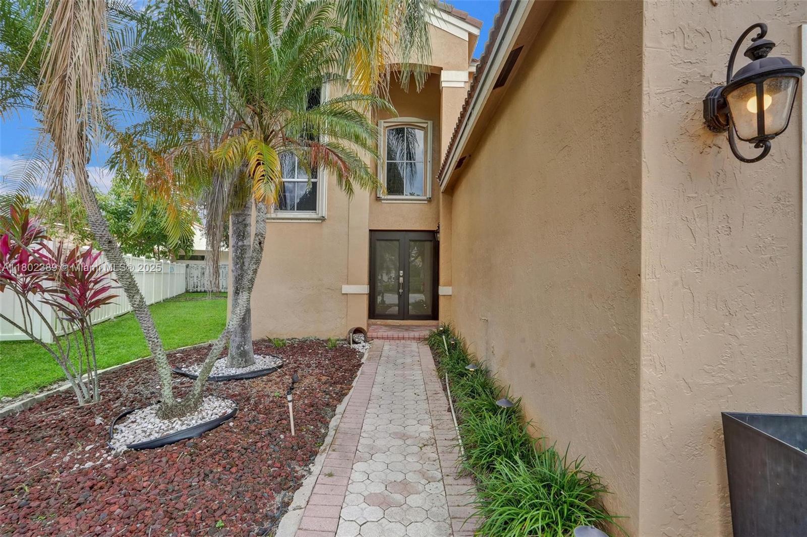 1070 Briar Ridge Rd, Weston, Florida image 8