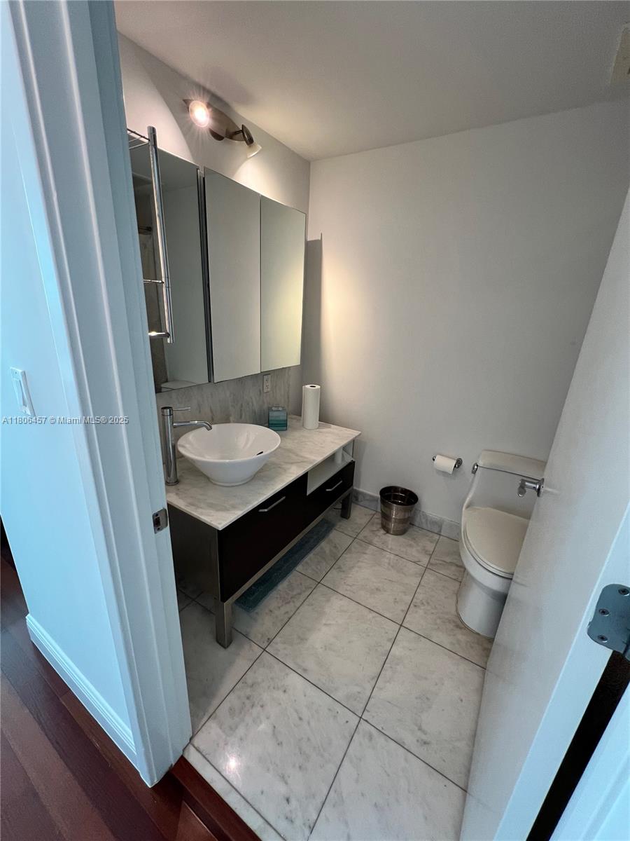 218 SE 14th St #1603, Miami FL 33131