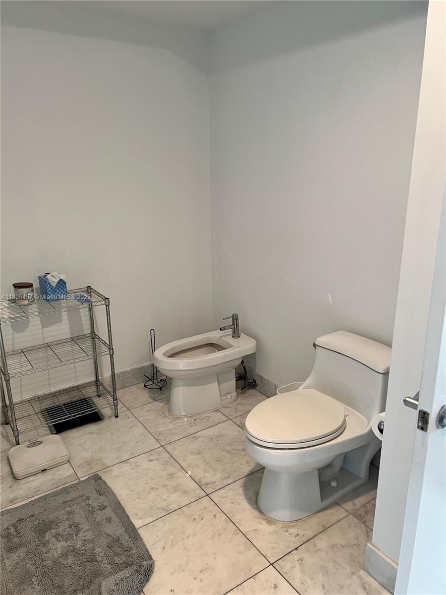 218 SE 14th St #1603, Miami FL 33131