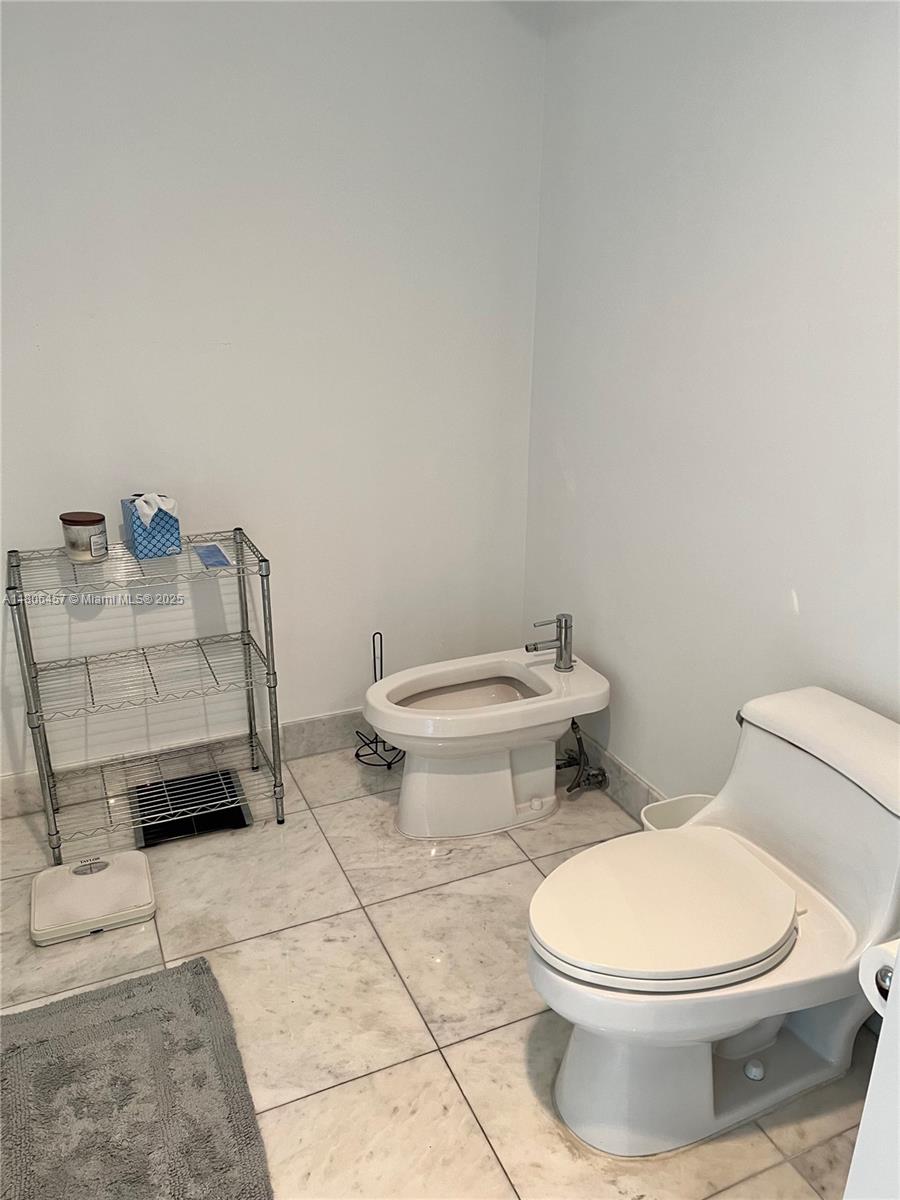 218 SE 14th St #1603, Miami FL 33131