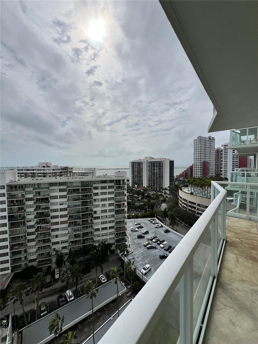 218 SE 14th St #1603, Miami FL 33131