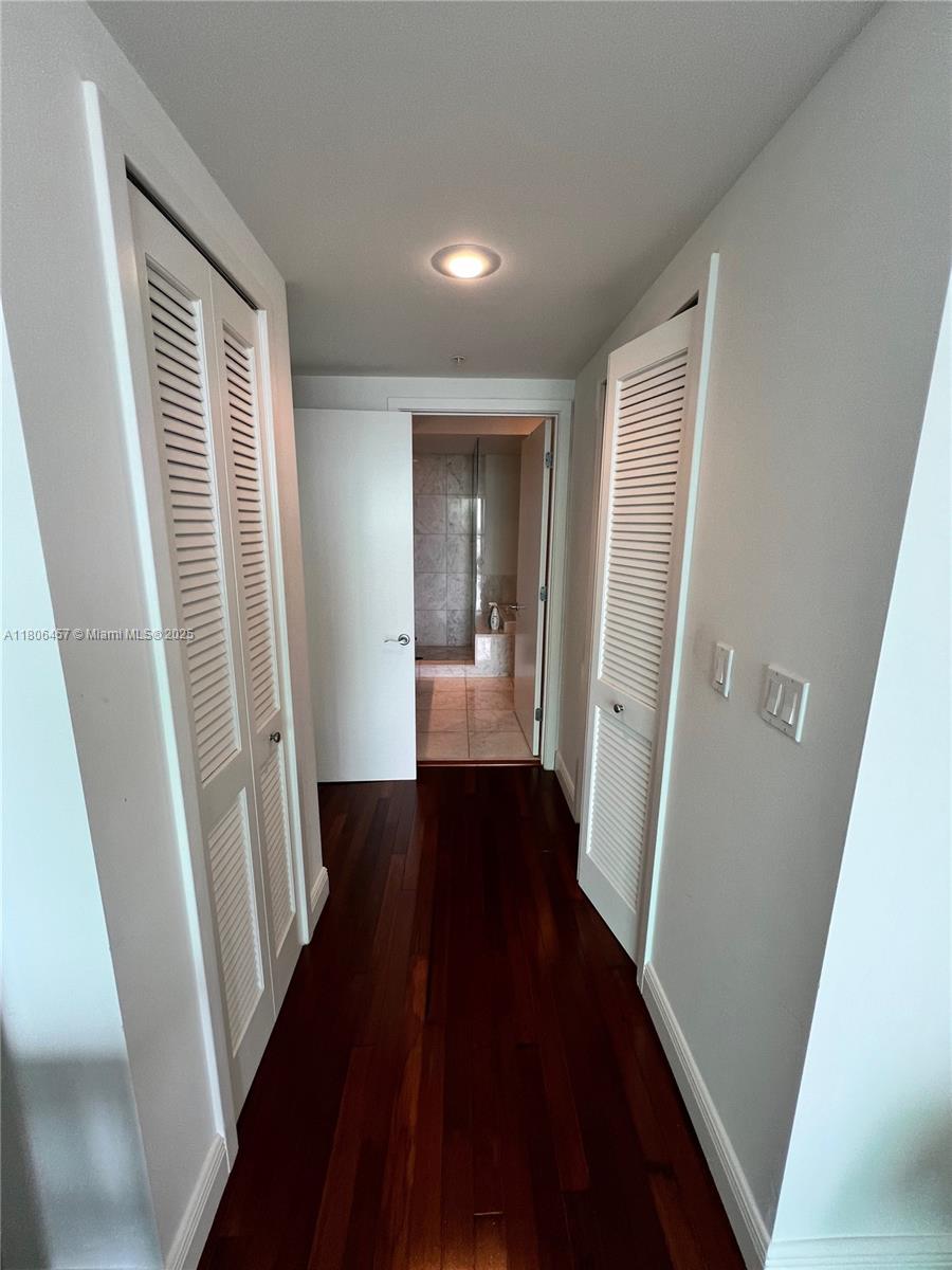 218 SE 14th St #1603, Miami FL 33131