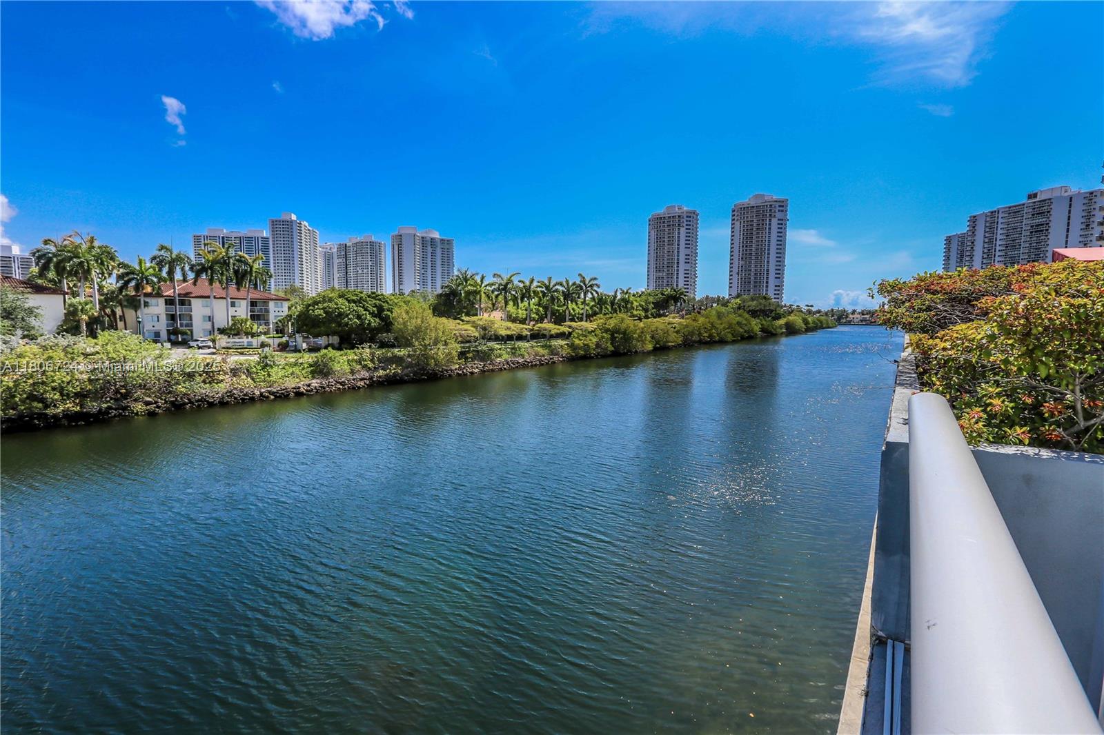3625 N Country Club Dr #1804, Aventura, Florida image 29