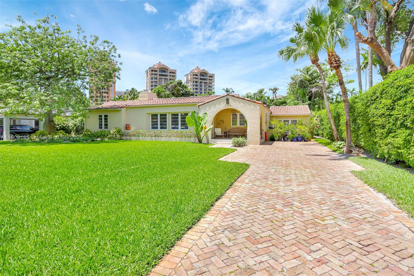 2224  Segovia Circle  For Sale A11809185, FL