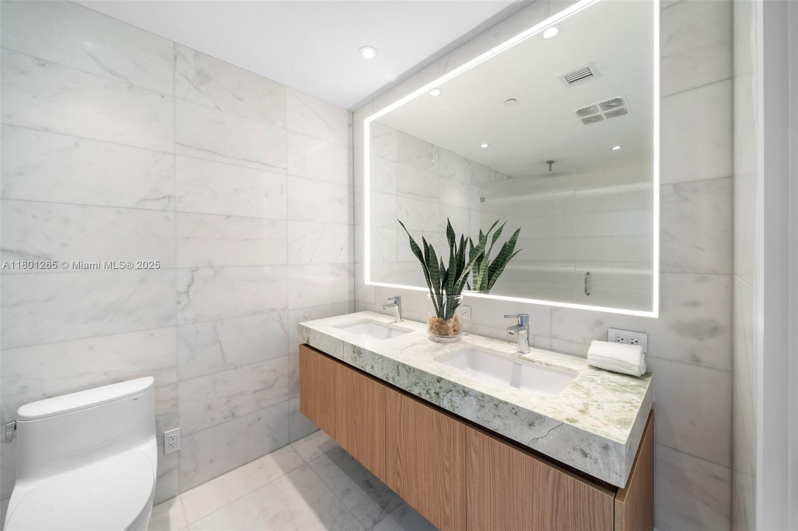 Residential, Miami Beach, Florida image 15
