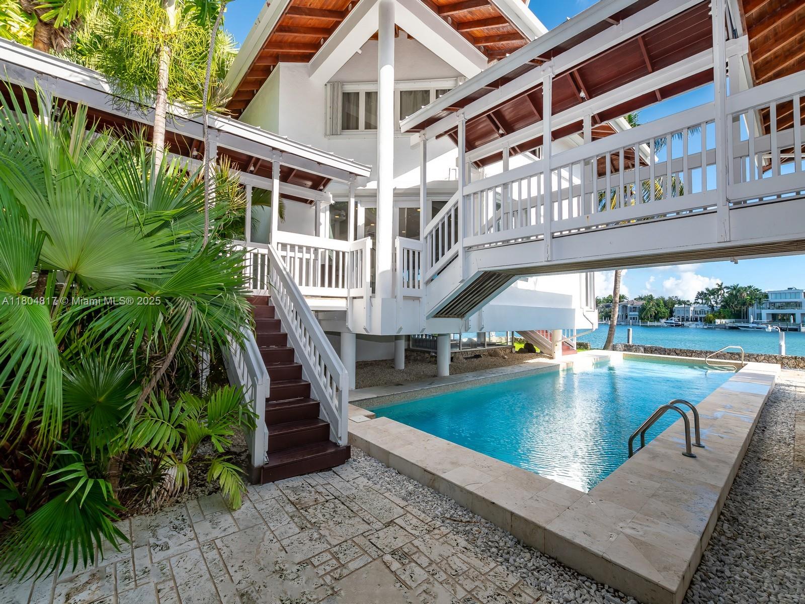 655 Mashta Dr Key Biscayne, FL 33149