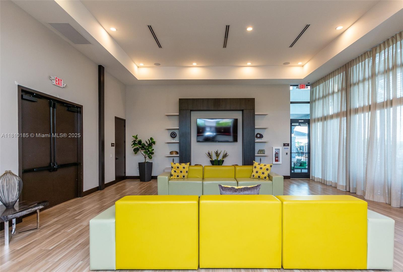 9145 NW 154th Ter, Miami Lakes, Florida image 29