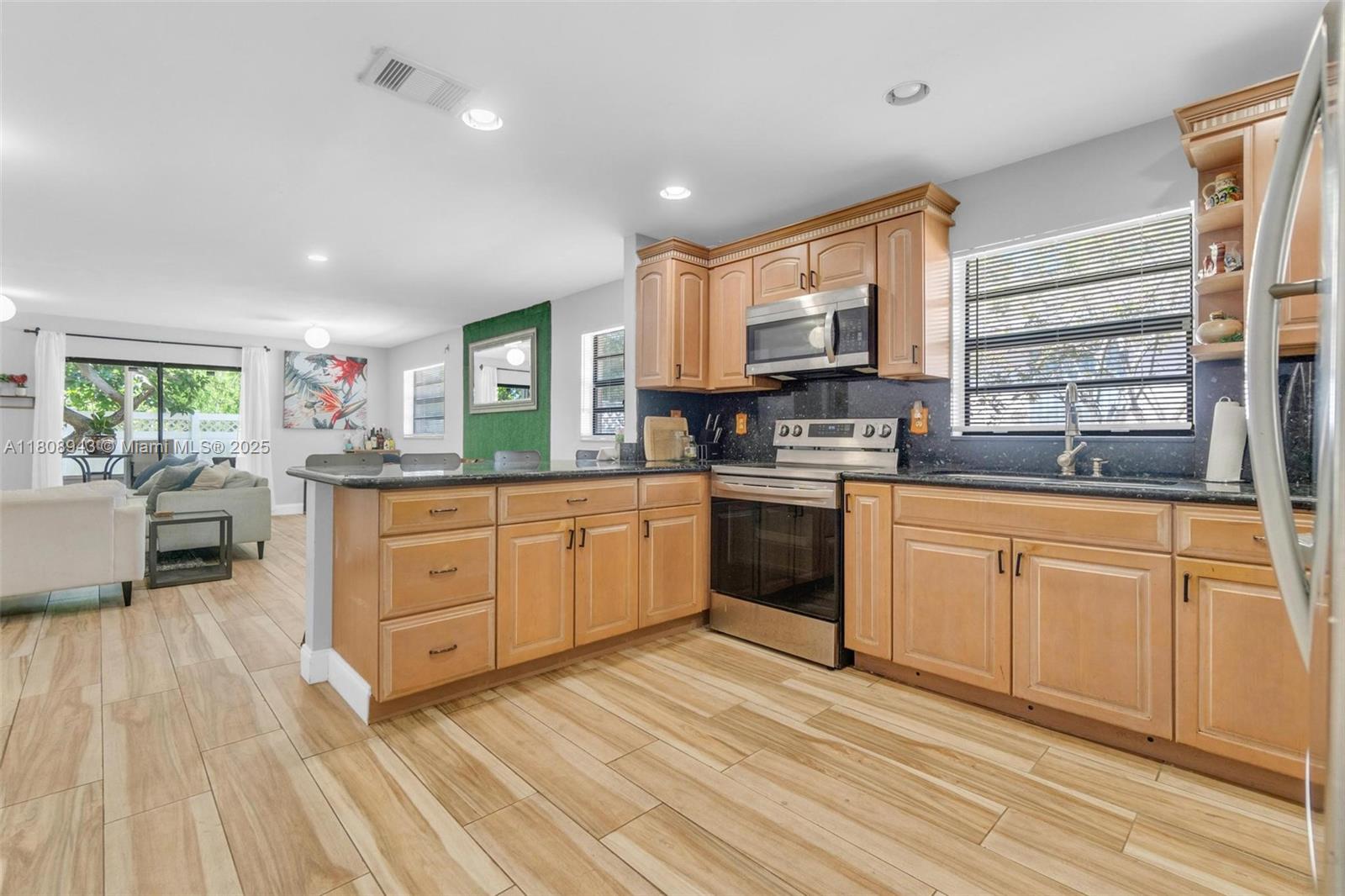 2412 Raleigh St, Hollywood, Florida image 10