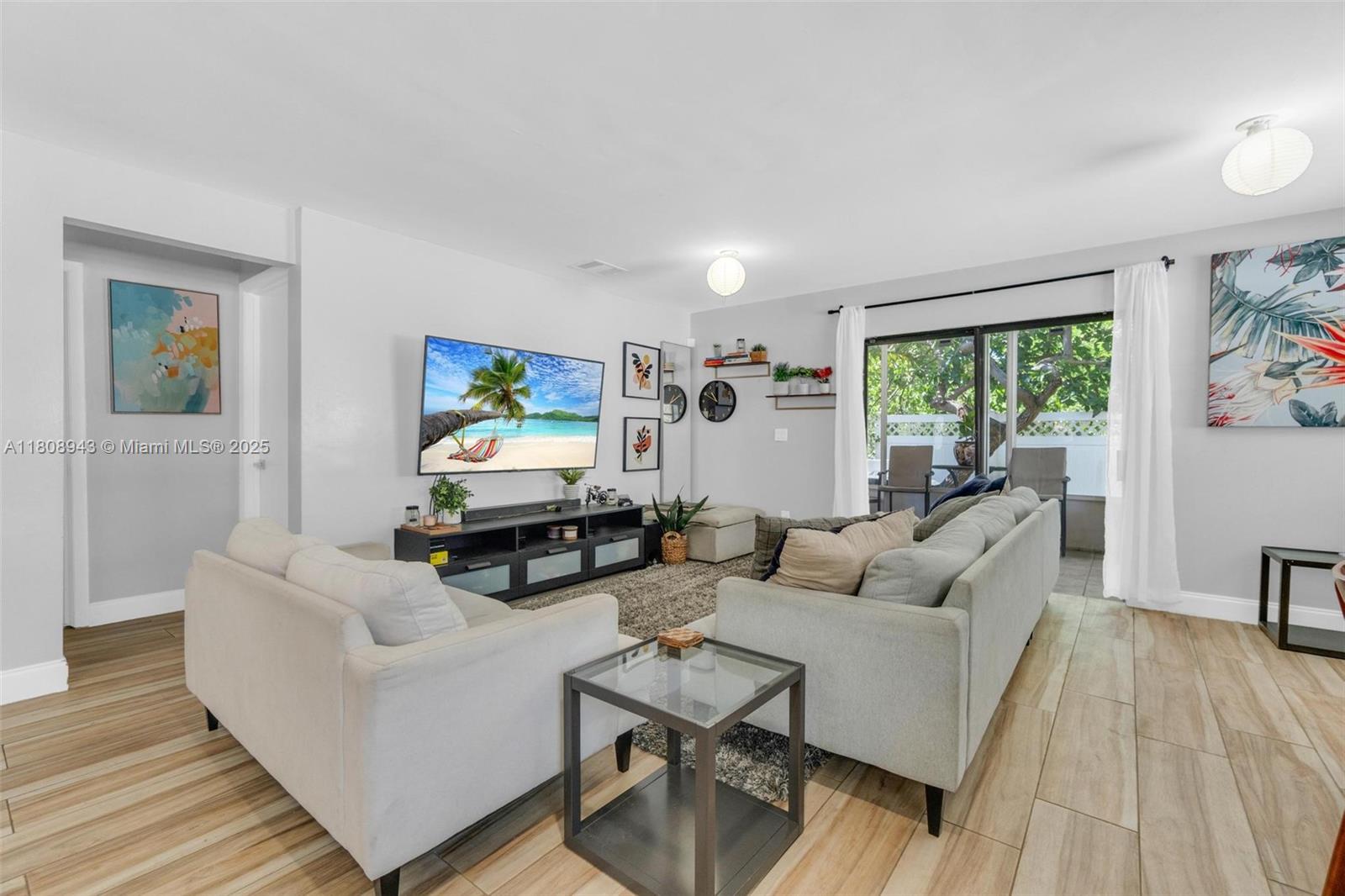 2412 Raleigh St, Hollywood, Florida image 4