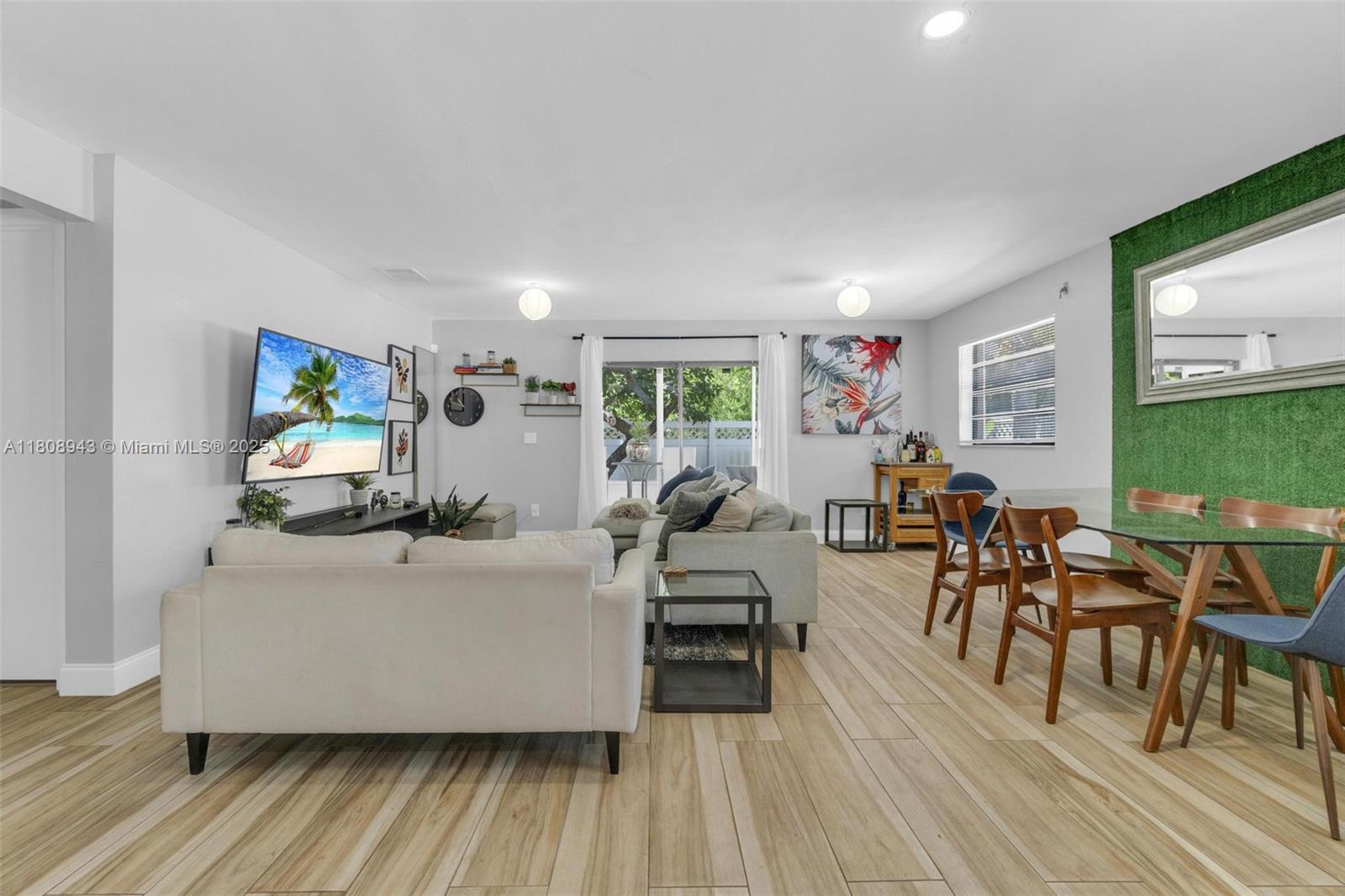 2412 Raleigh St, Hollywood, Florida image 6