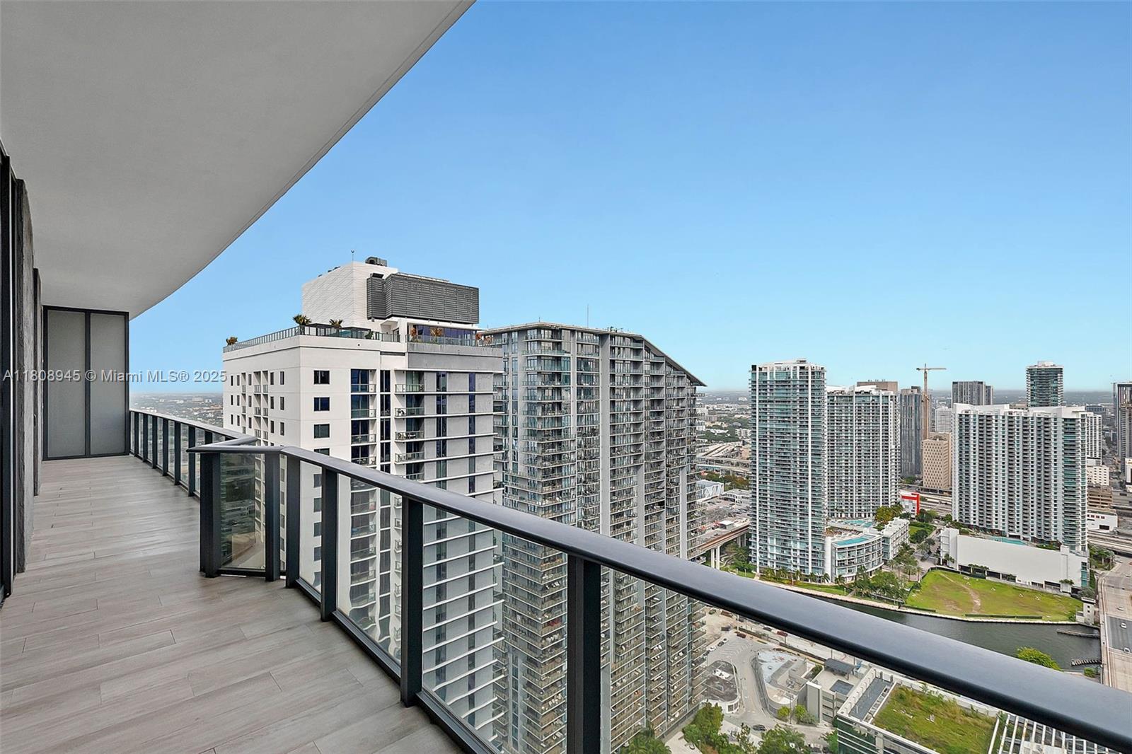 45 SW 9th St #4509, Miami FL 33130