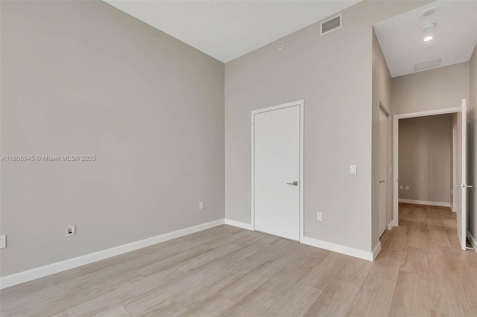 45 SW 9th St #4509, Miami FL 33130