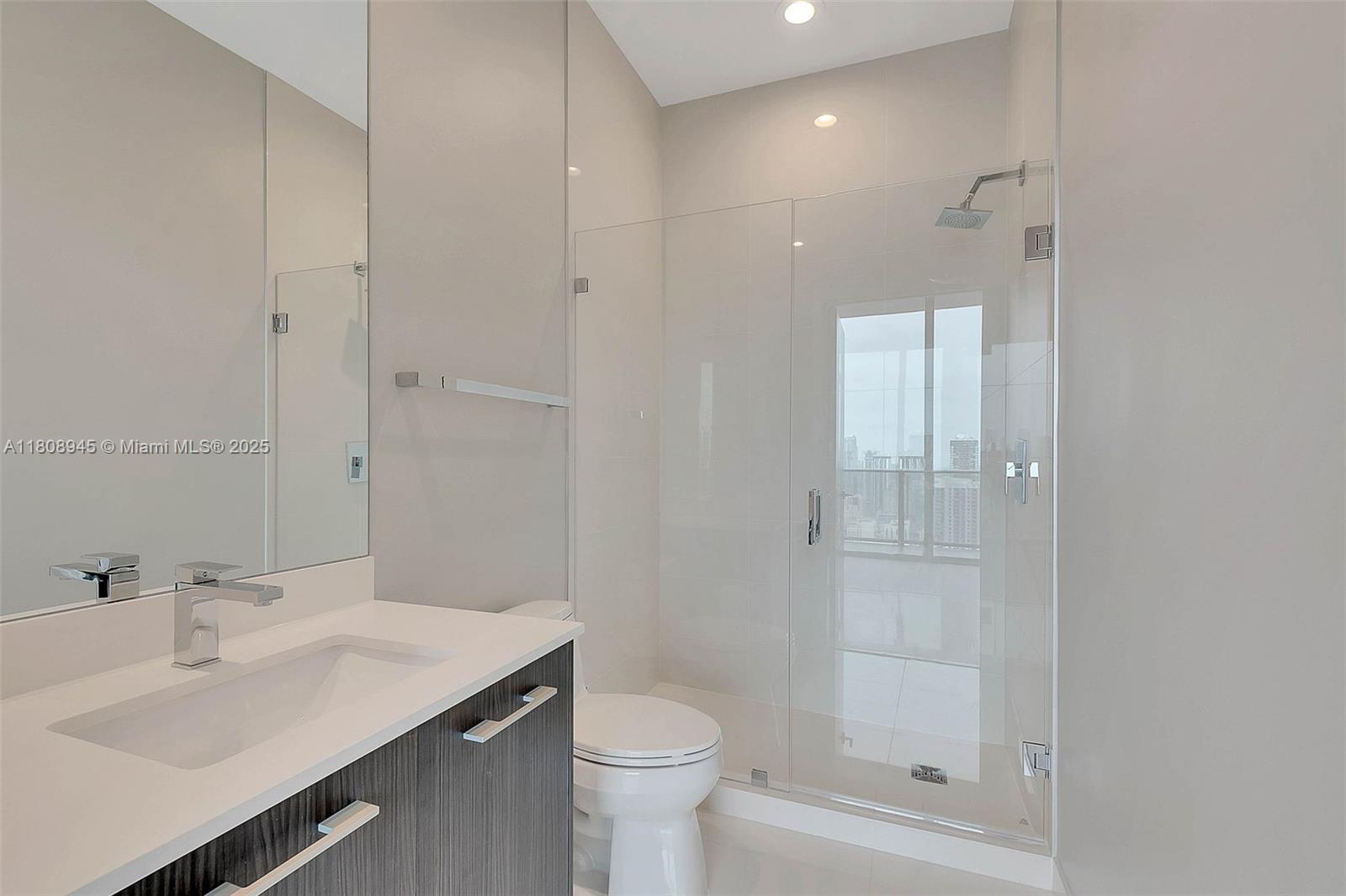 45 SW 9th St #4509, Miami FL 33130