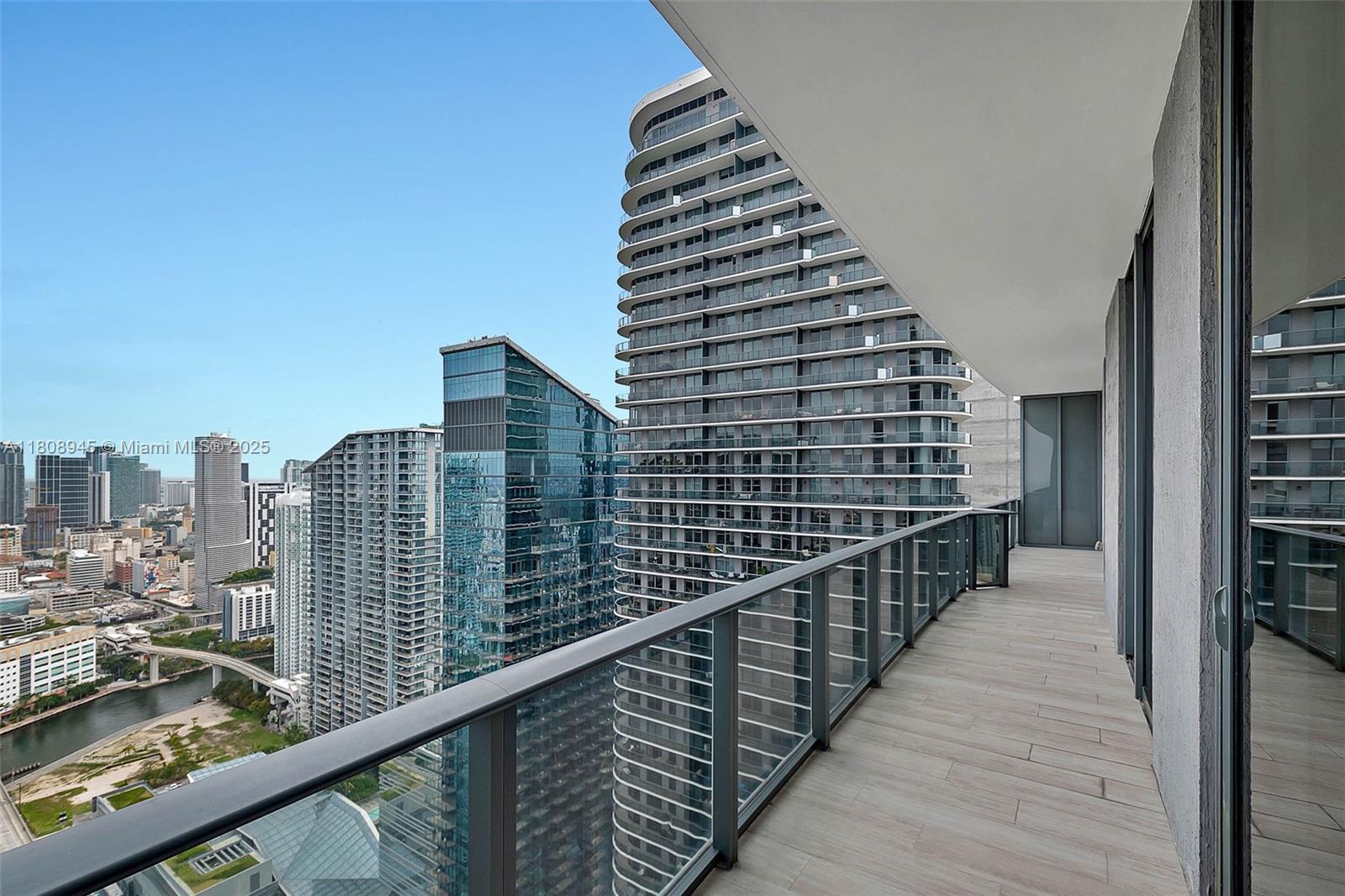 45 SW 9th St #4509, Miami FL 33130