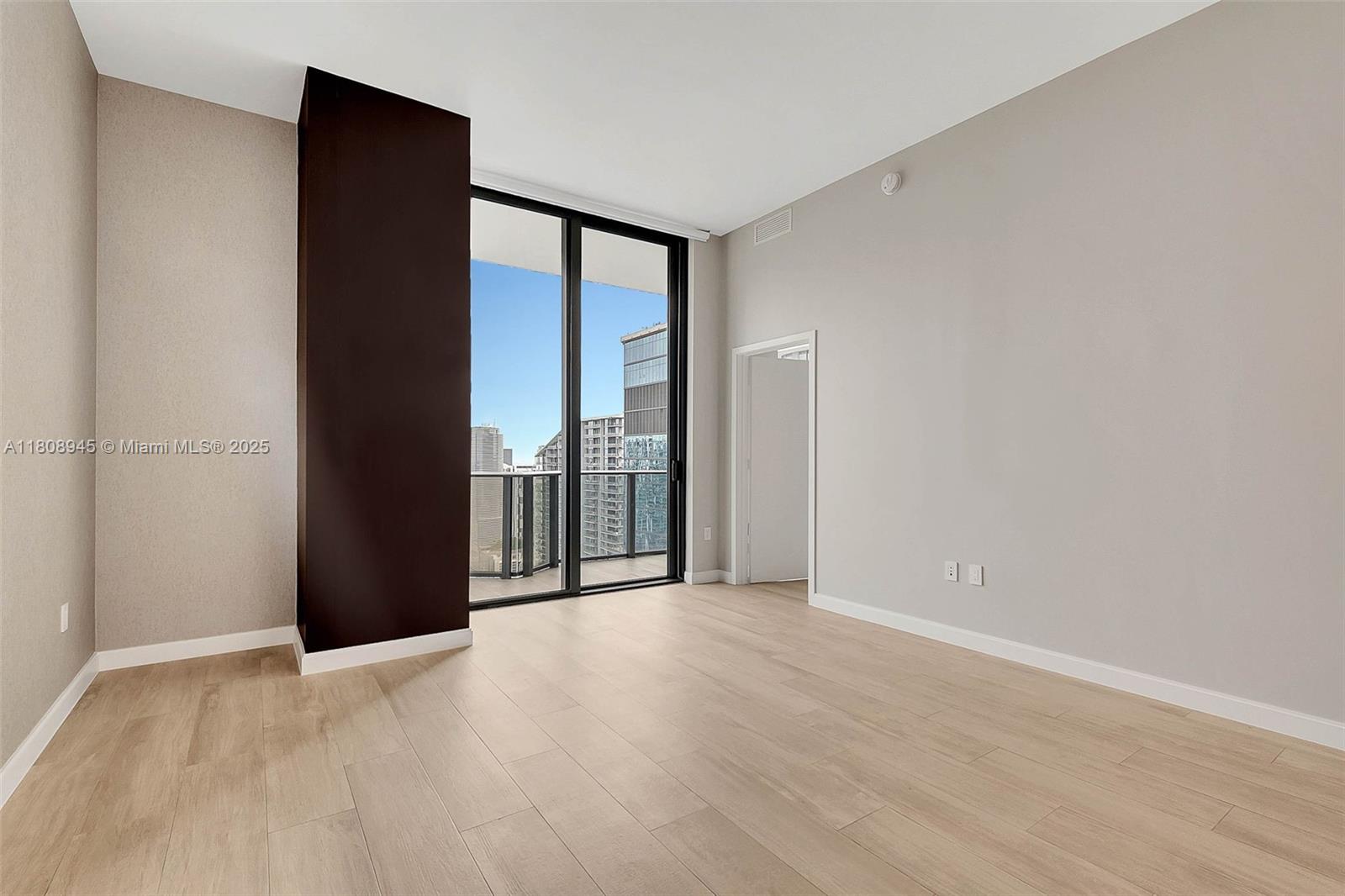 45 SW 9th St #4509, Miami FL 33130