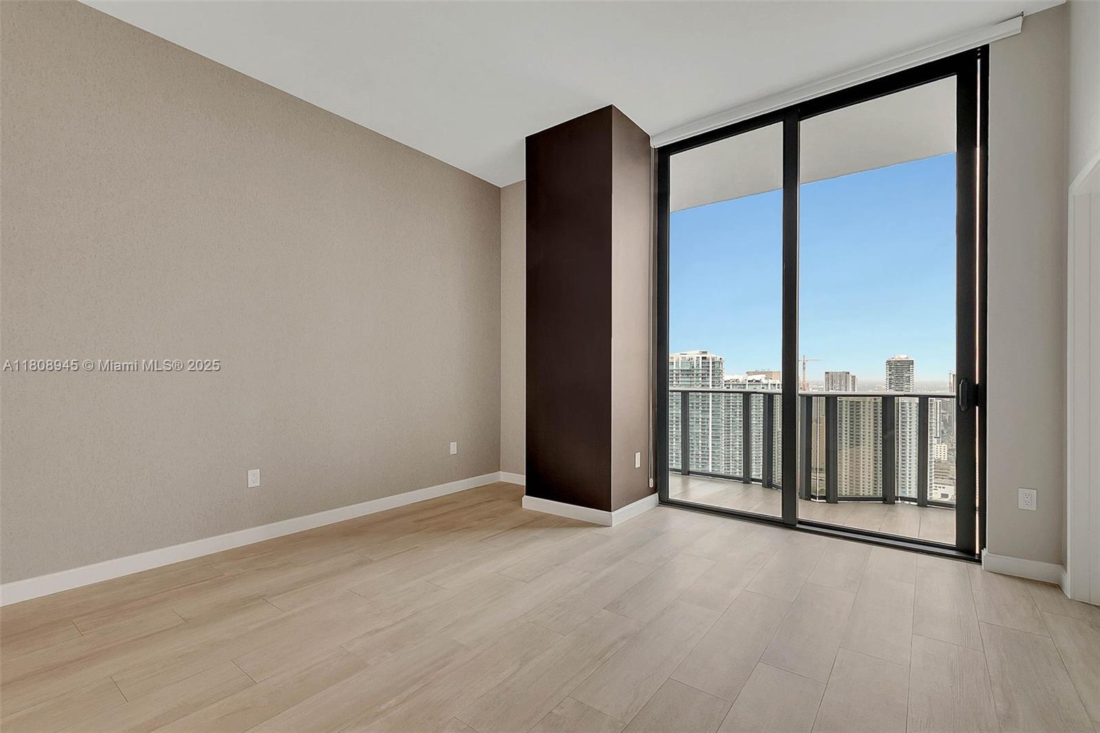 45 SW 9th St #4509, Miami FL 33130