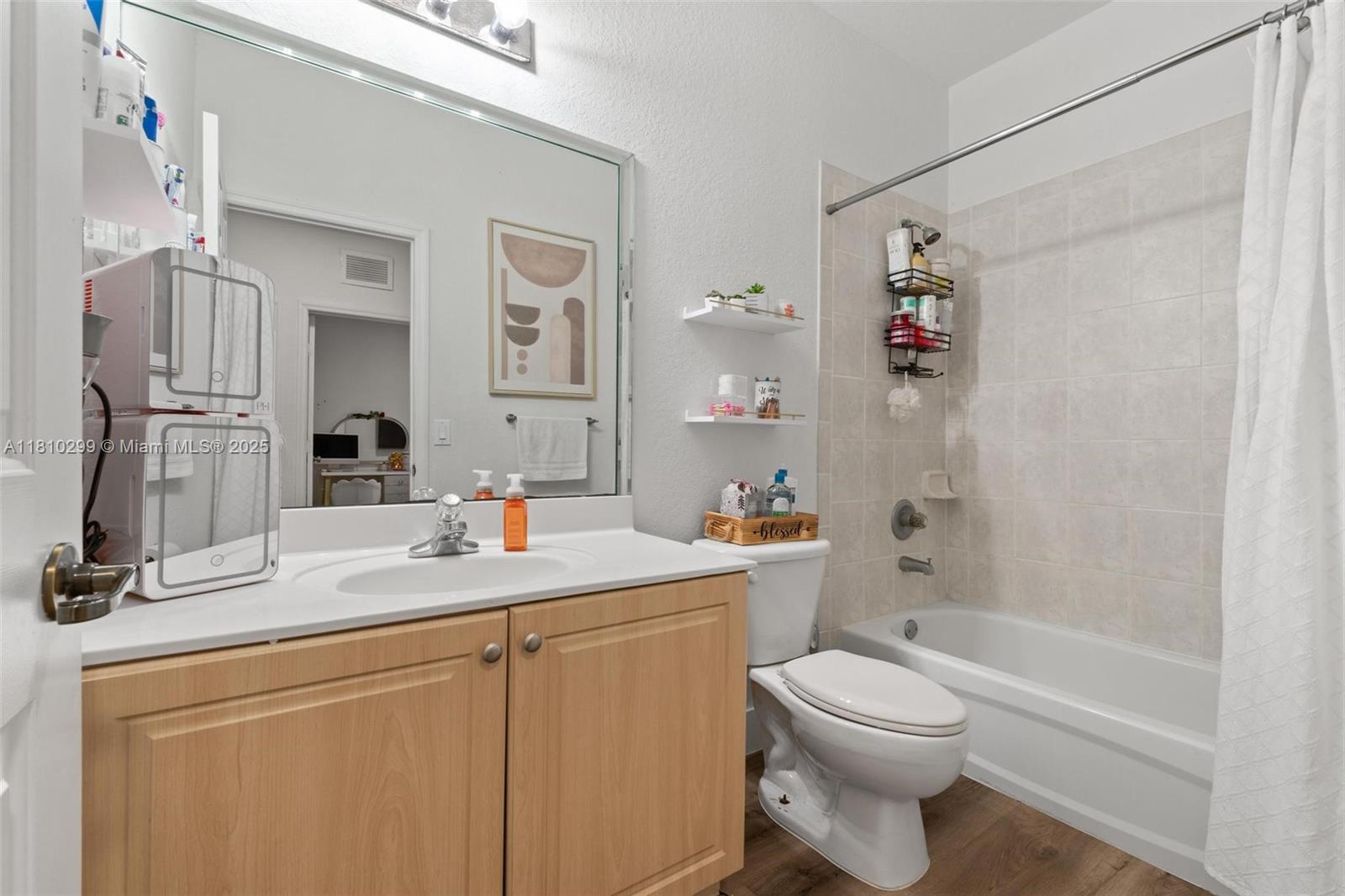 8116 NW 108th Pl, Doral, Florida image 27