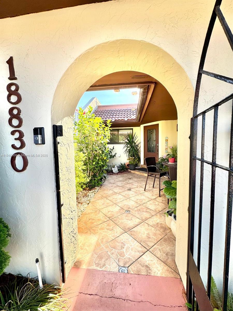 18830 NW 65th Ct, Hialeah, Florida image 25