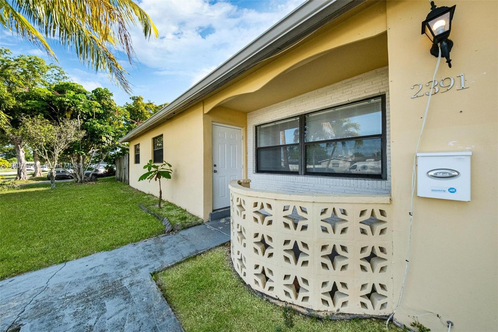 2391 NW 63rd Ter, Sunrise, Florida image 4