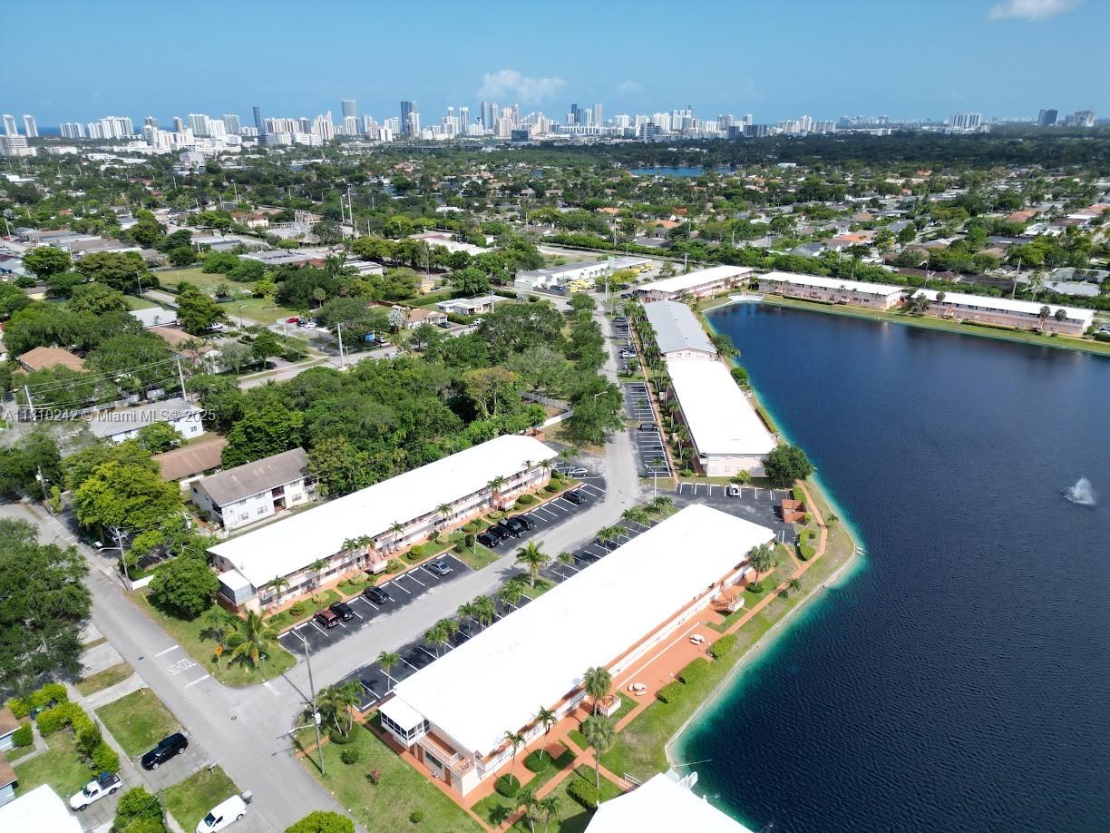 815 SW 10th Ter #20V, Hallandale Beach, Florida image 15