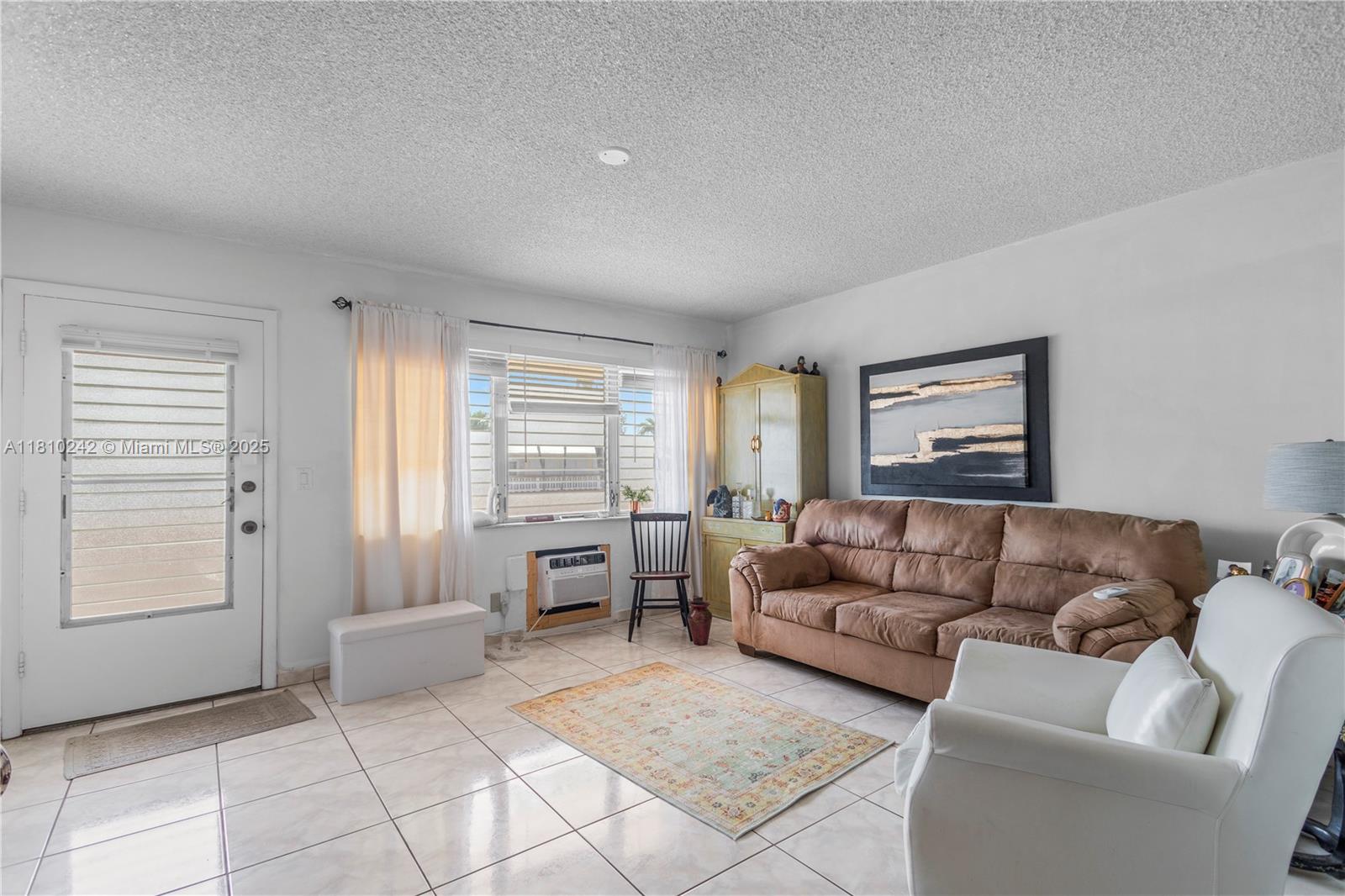 815 SW 10th Ter #20V, Hallandale Beach, Florida image 2