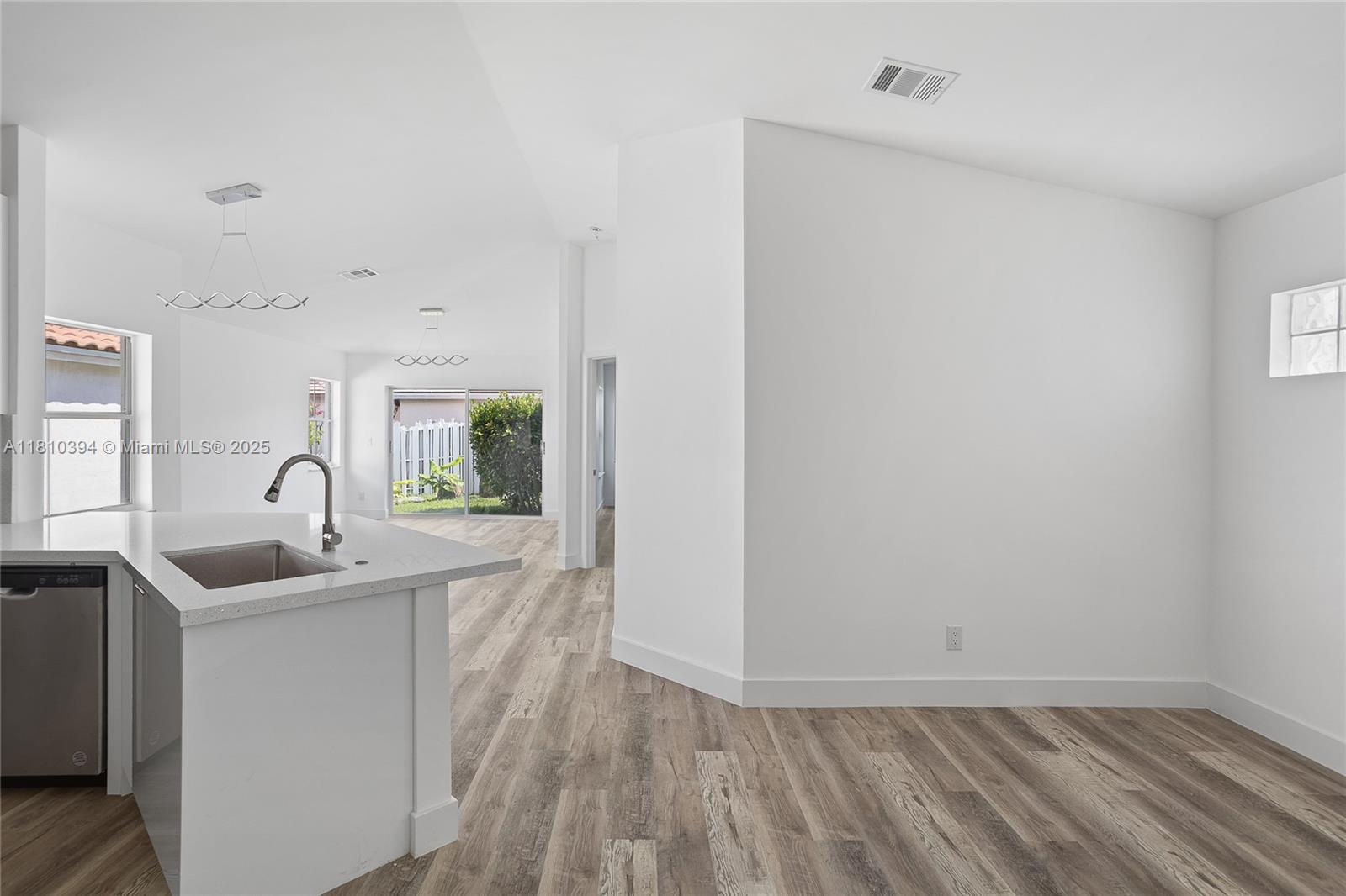 7572 NW 3rd St, Plantation, Florida image 9