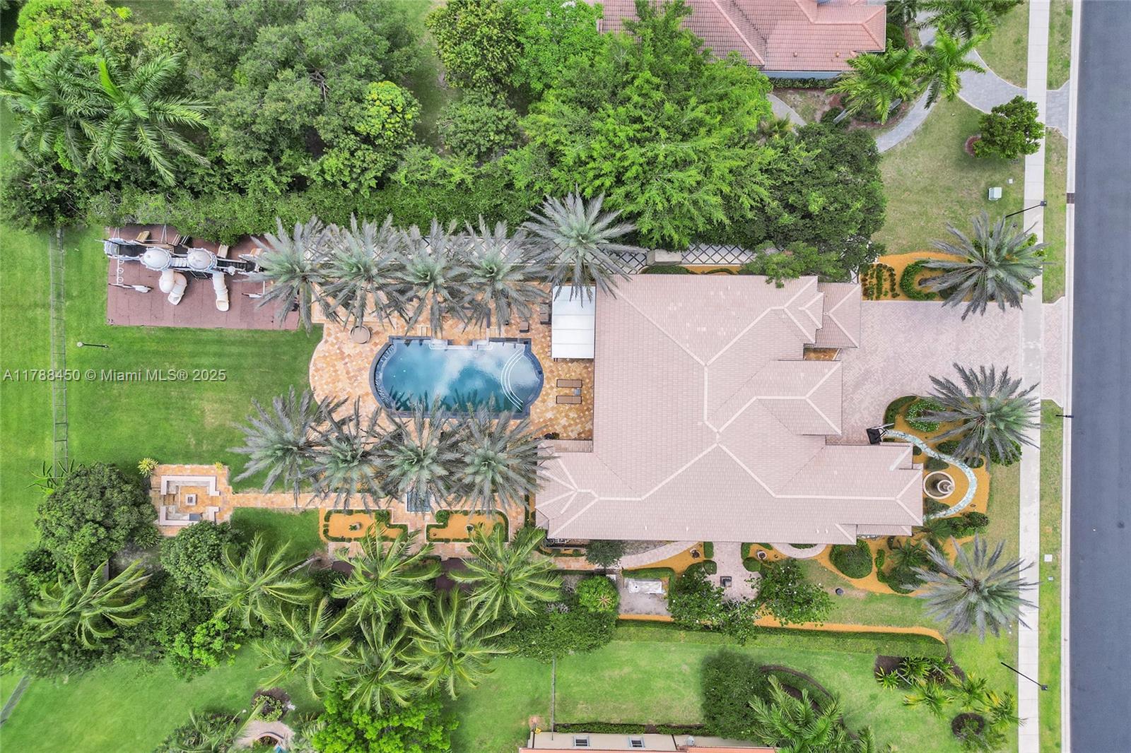 11356 Canyon Maple Blvd, Davie, Florida image 2