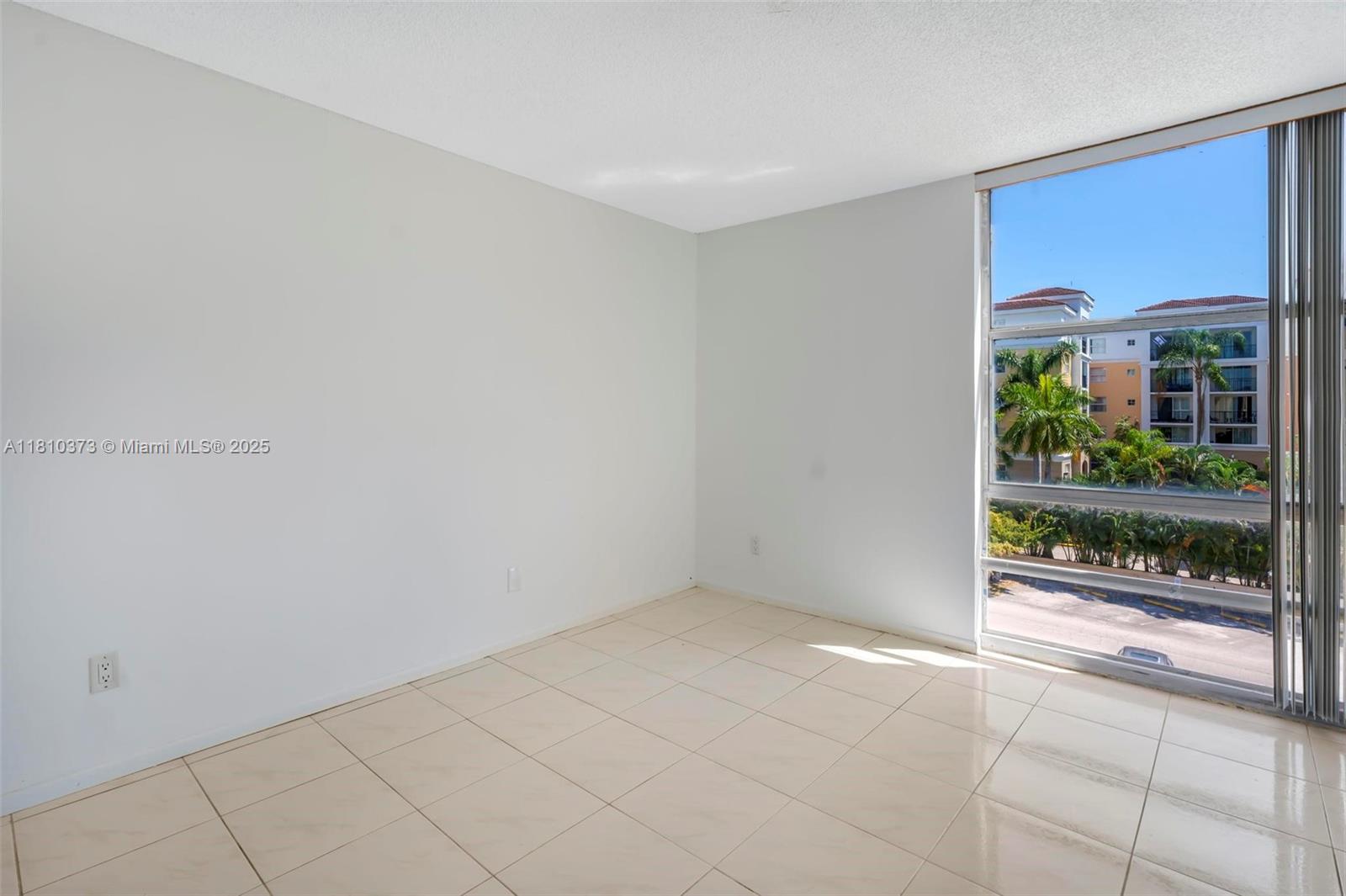 210 172nd St #438, Sunny Isles Beach, Florida image 17