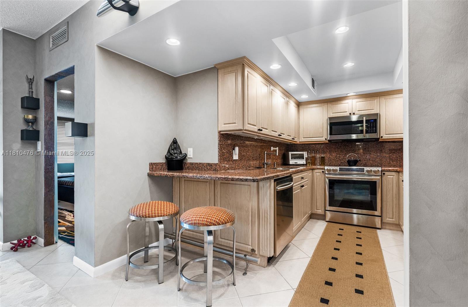 1985 S Ocean Dr #17D, Hallandale Beach, Florida image 1