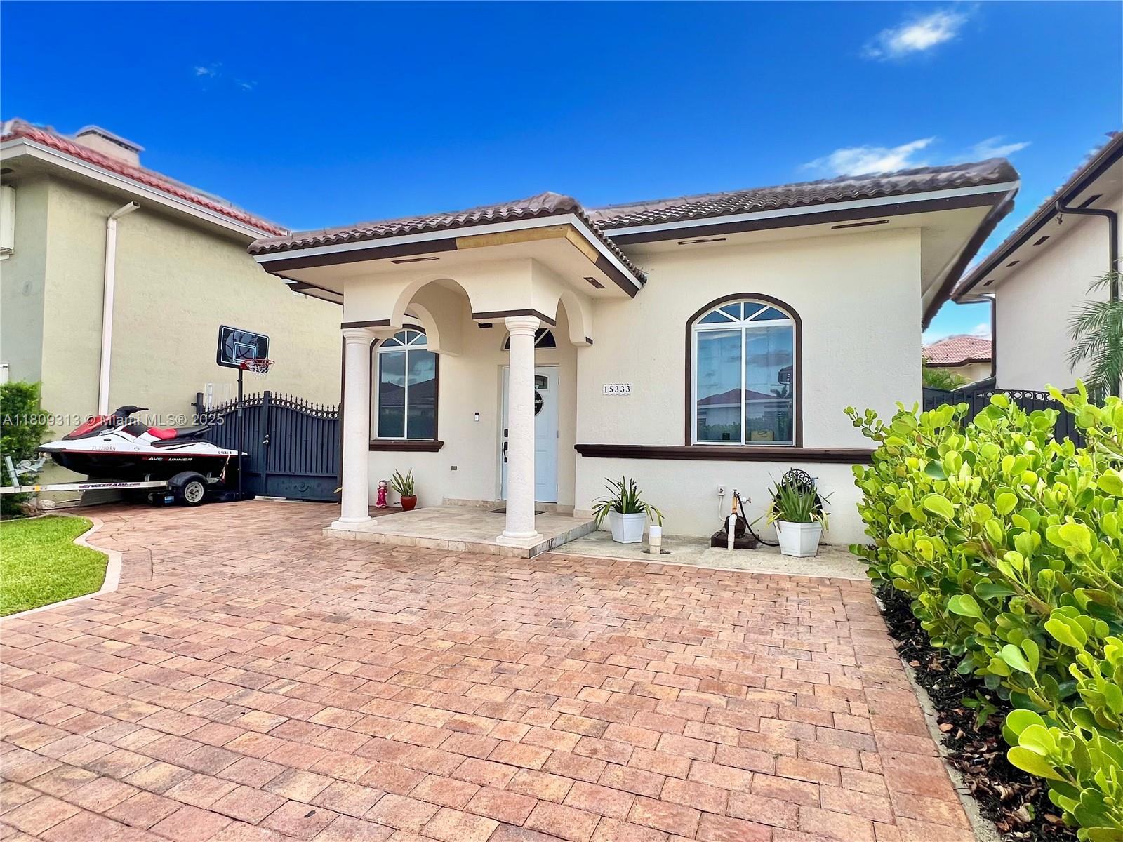 15333 SW 40th Ter, Miami, Florida image 2