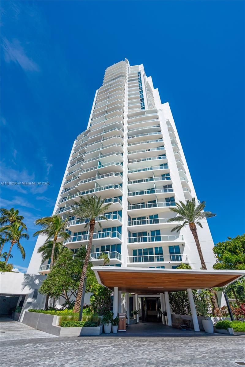 Condo for Sale in Miami Beach, FL