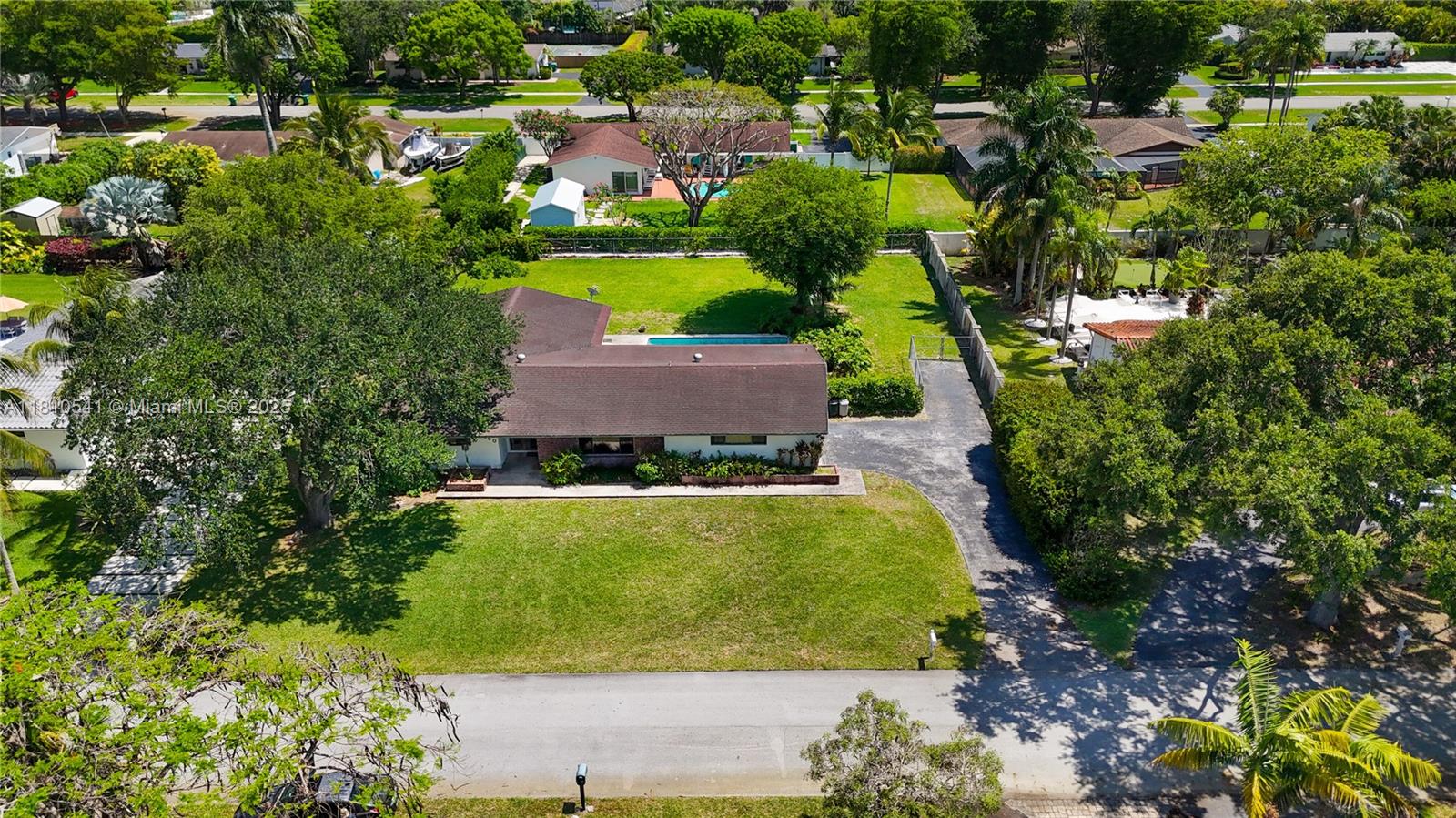 9760 SW 119th St, Miami, Florida image 8