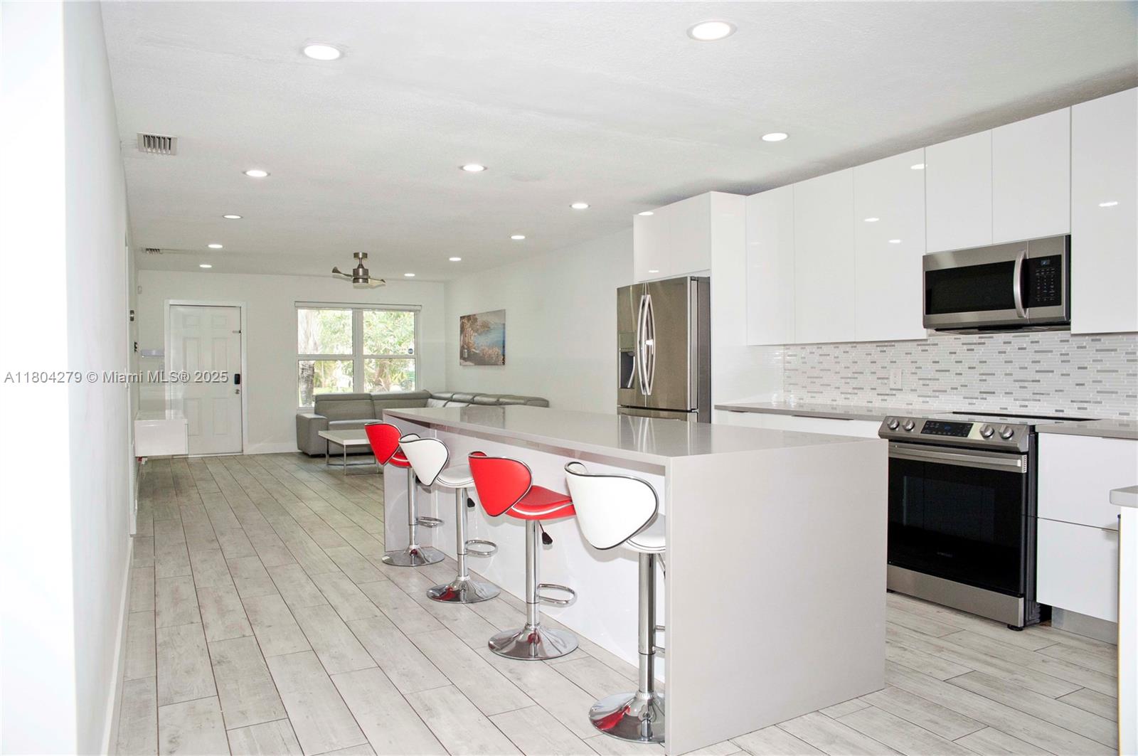 1328 NW 93rd Ter, Coral Springs, Florida image 4
